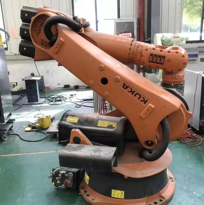 KUKA KR210